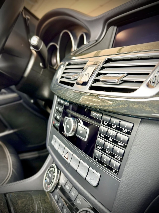 Gereinigter Innenraum des Mercedes-Benz CLS