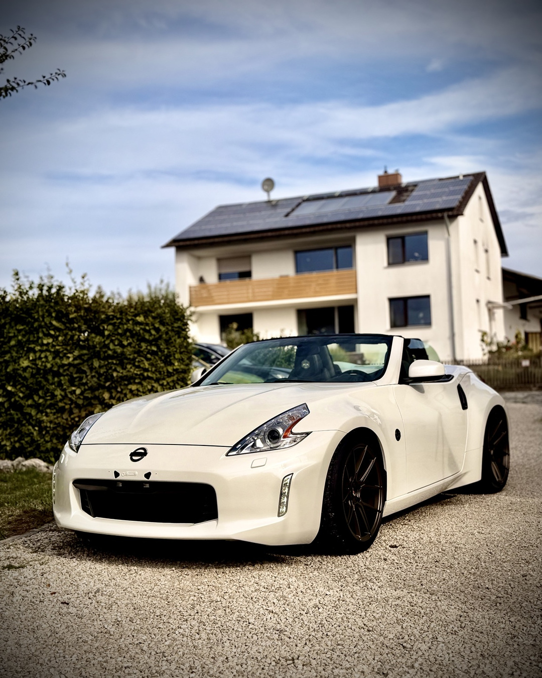 Nissan 370Z Roadster nach zweistufiger Lackkorrektur und Wachsversiegelung